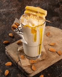 Bal Badem Milkshake