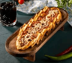 Kıymalı Kaşarlı Pide